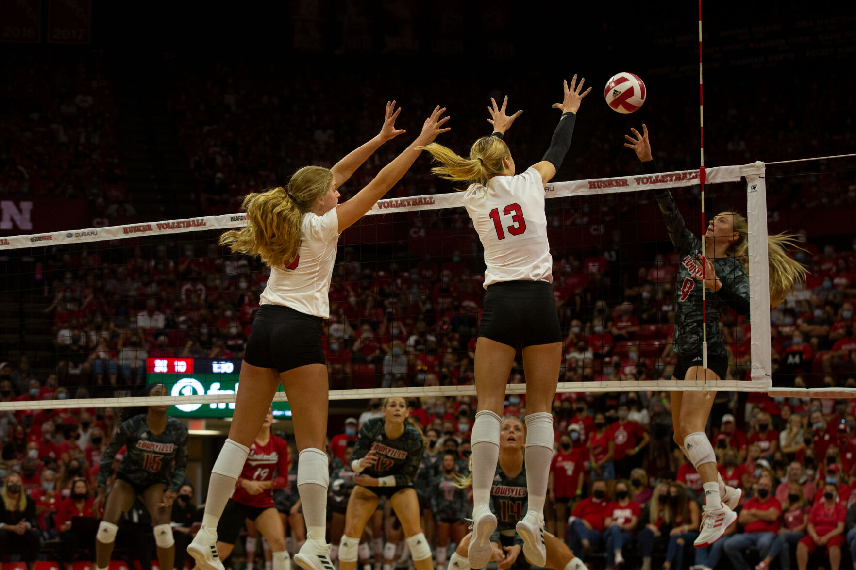 Volleyball vs Louisville Photo No. 14